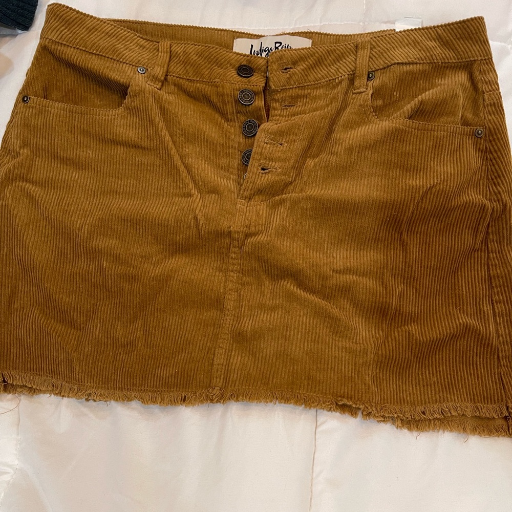 Brown button up preppy skirt!